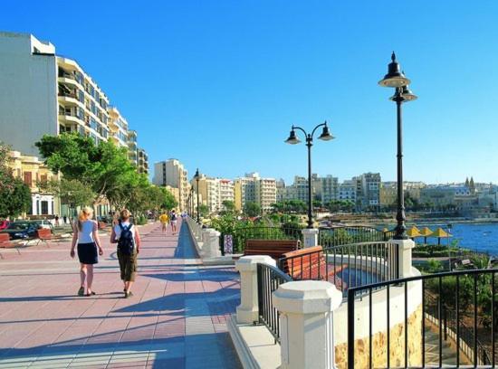 Spectacular Apartment Valletta And Harbour Views Sliema Esterno foto