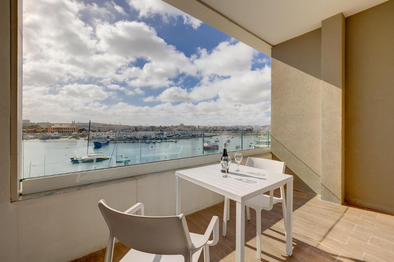 Spectacular Apartment Valletta And Harbour Views Sliema Esterno foto