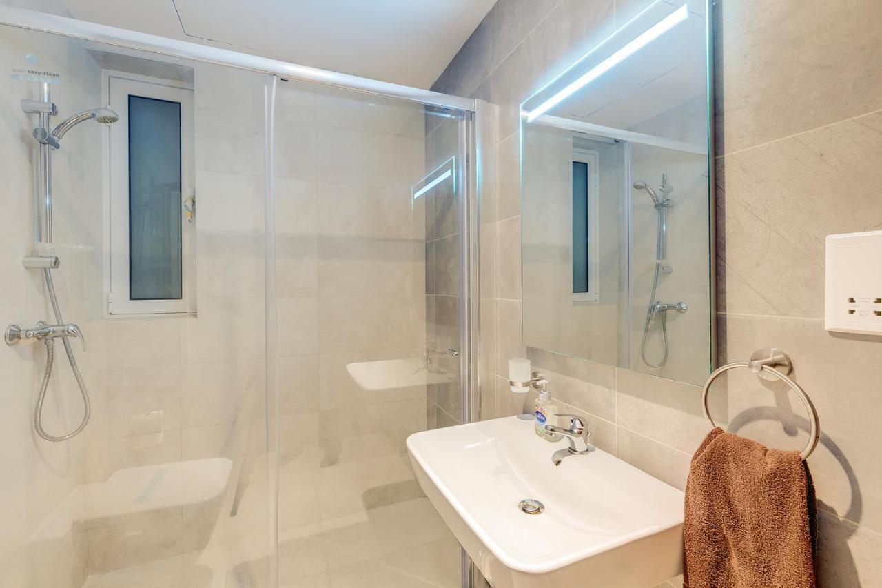 Spectacular Apartment Valletta And Harbour Views Sliema Esterno foto